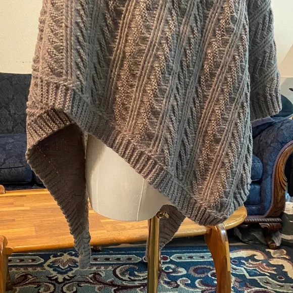 Cozy Gray Knit Women's Sweater - Picture 2 of 5